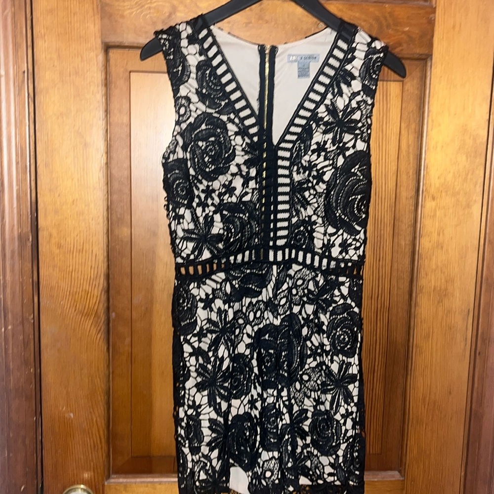 Love x Design formal romper. Size m